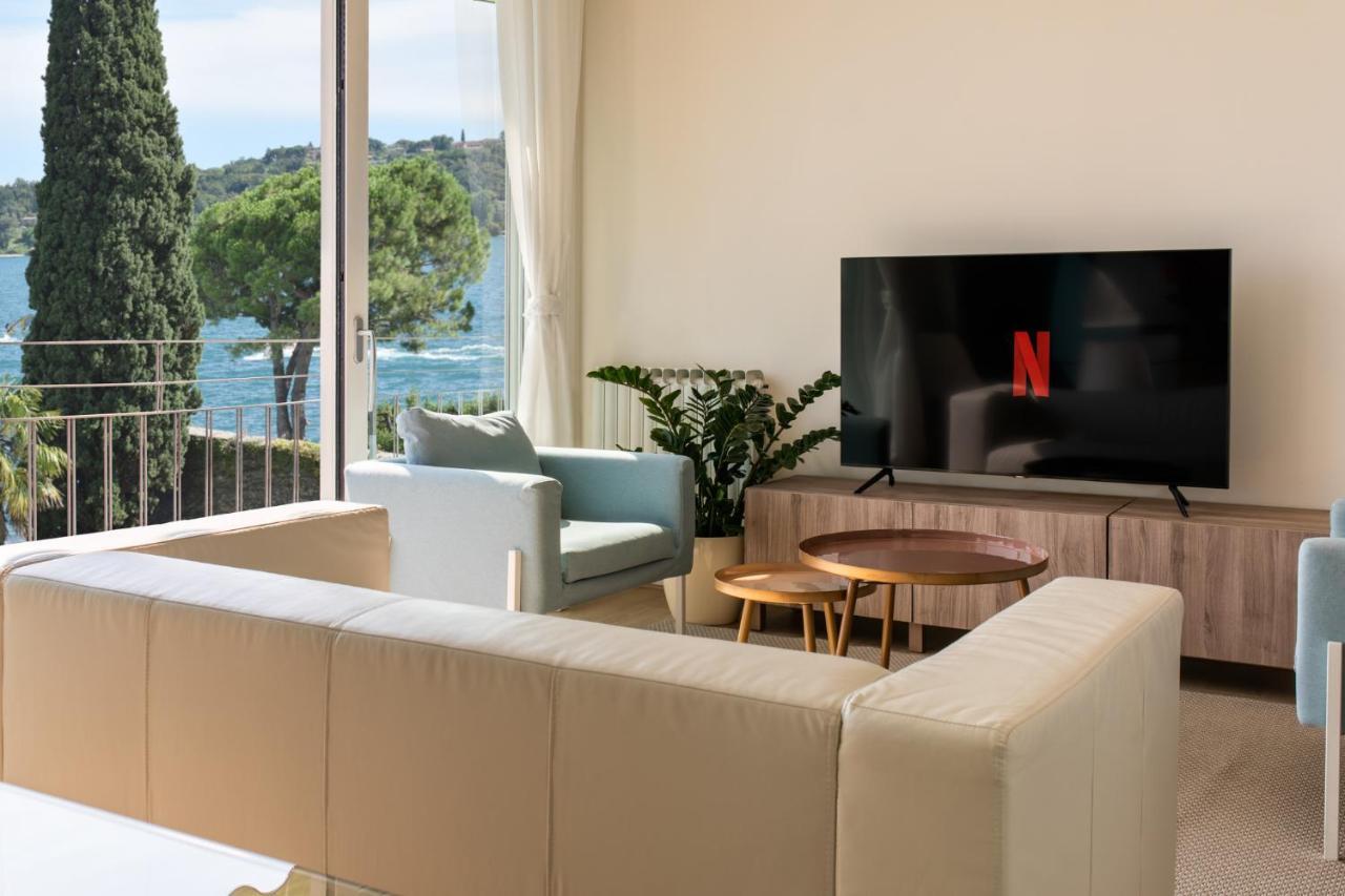 Luxury Lake View Apartments Salo Ngoại thất bức ảnh