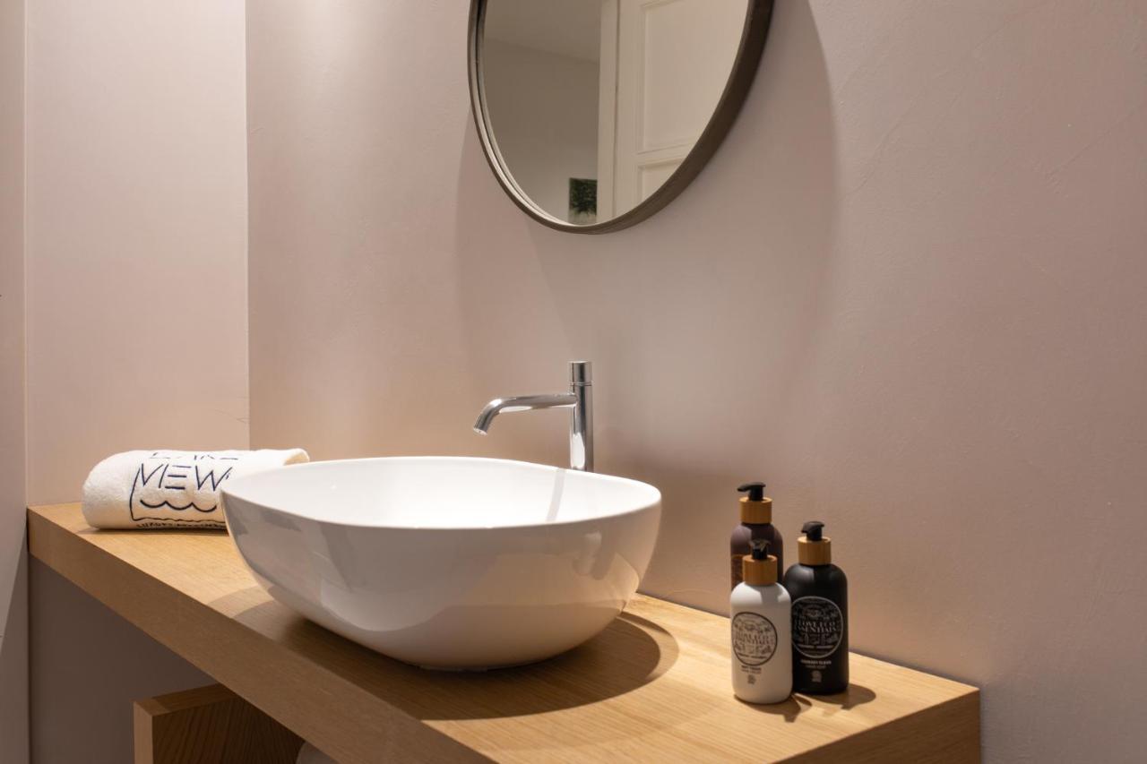 Luxury Lake View Apartments Salo Ngoại thất bức ảnh